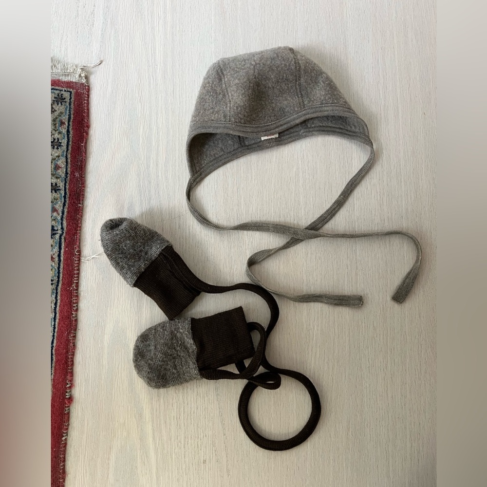 Engel wool fleece hat & mittens